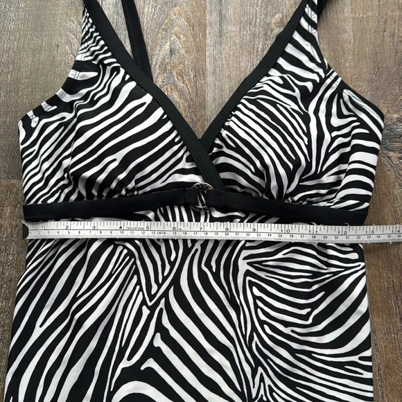 Silhouette Solution | Tankini Top - Picture 8 of 10